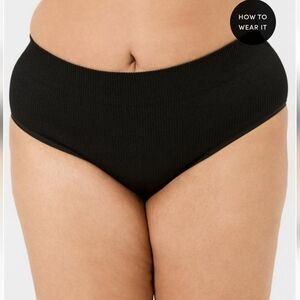🆕️ BLACK SEAMLESS RIBBED MID-RISE HIPSTER PANTY